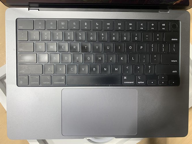 Keyboard and track pad of New Condition Macbook Pro